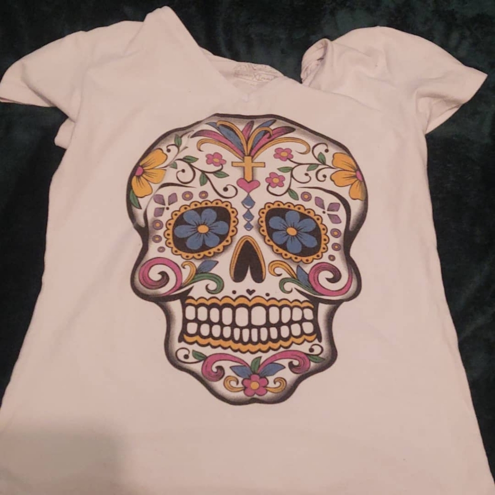 White colorful Skull t-shirt